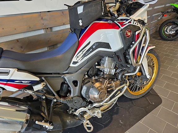 Honda Powersports CRF1000 DCT Africa Twin Tri-Color 3 of 9