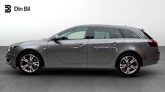 Opel Insignia 2 of 5