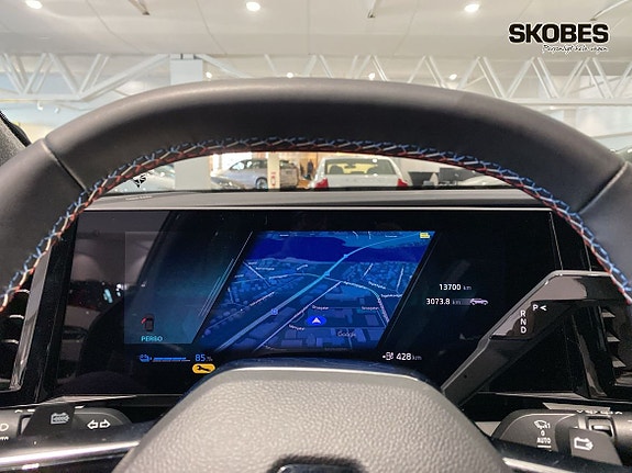 Renault Scenic E-Tech 12 of 18