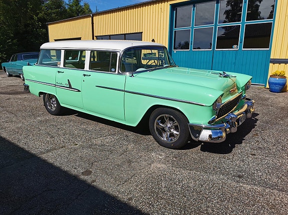 Pontiac Catalina 25 of 30