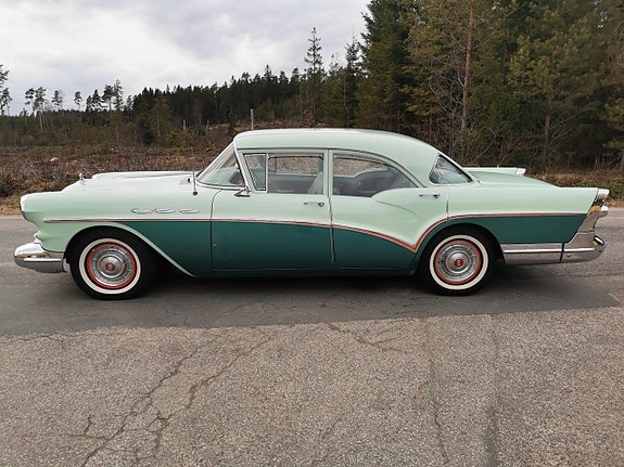 Pontiac Catalina 28 of 30