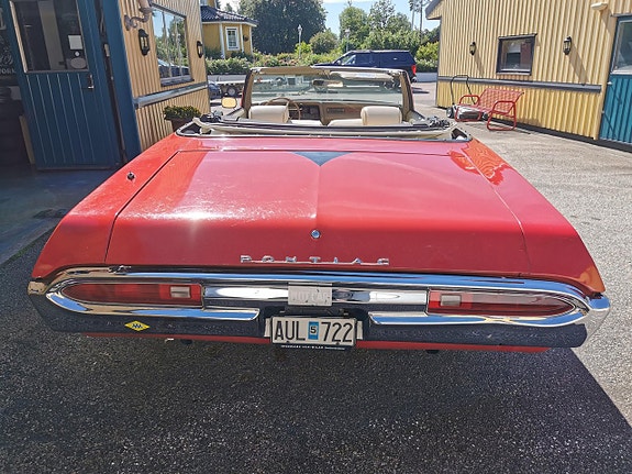 Pontiac Catalina 15 of 30