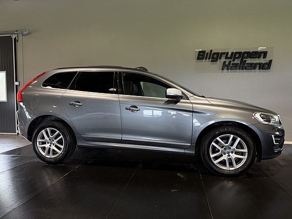 Volvo XC60 7 of 30