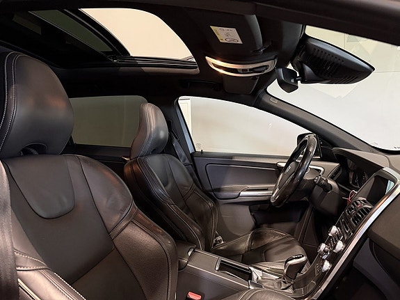 Volvo XC60 19 of 30