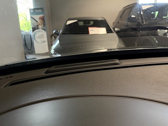 Volvo XC60 15 of 30