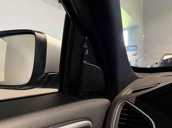 Volvo XC60 16 of 30
