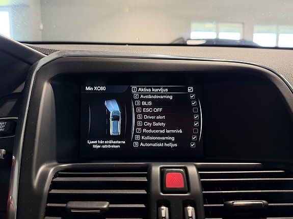 Volvo XC60 23 of 30