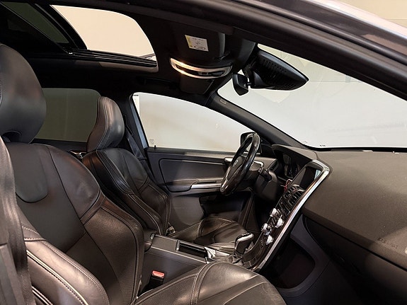 Volvo XC60 18 of 30