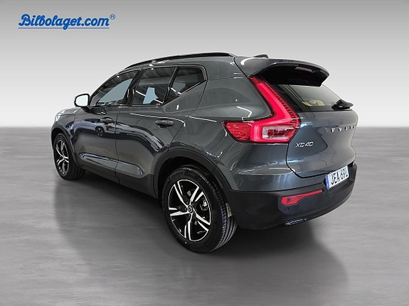 Volvo XC40 4 of 5