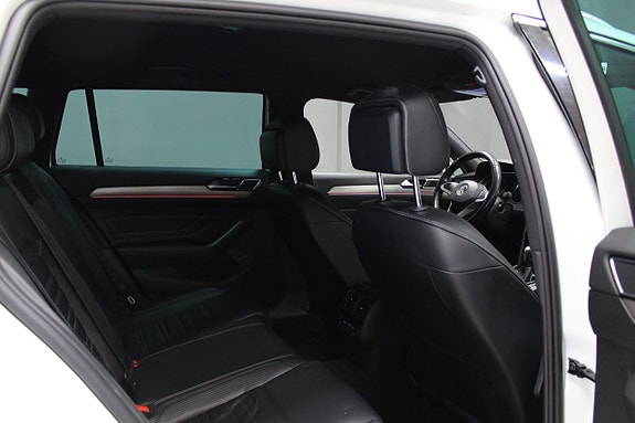 Volkswagen Passat 12 of 13