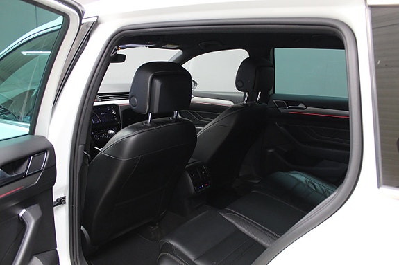 Volkswagen Passat 9 of 13
