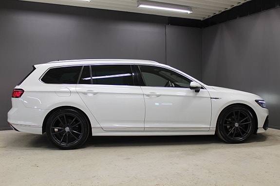 Volkswagen Passat 6 of 13