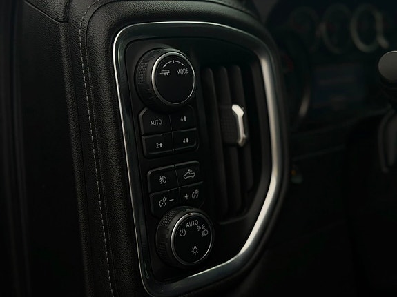 Chevrolet Silverado 1500 12 of 24