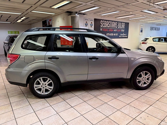 Subaru Forester 2 of 5