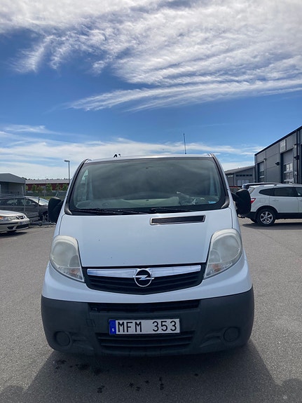 Opel Vivaro 4 of 5