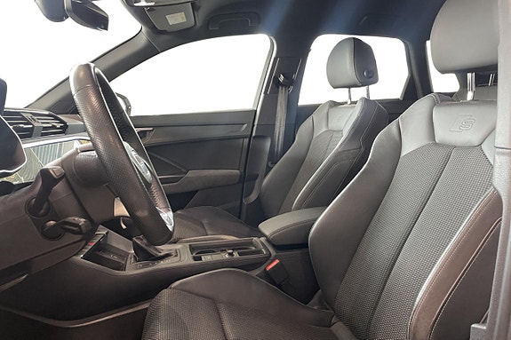 Audi Q3 13 of 24