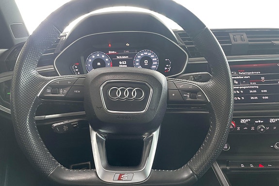 Audi Q3 10 of 24