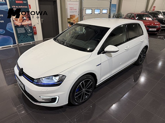 Volkswagen Golf VII 8 of 26