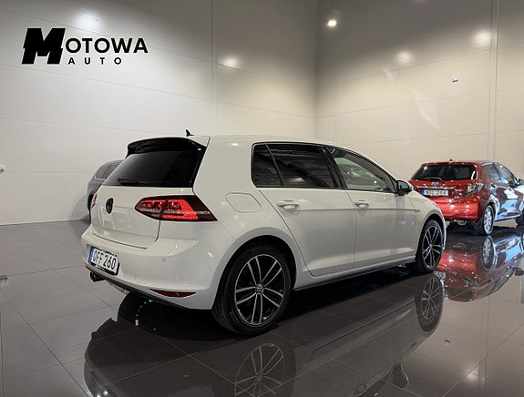 Volkswagen Golf VII 2 of 26