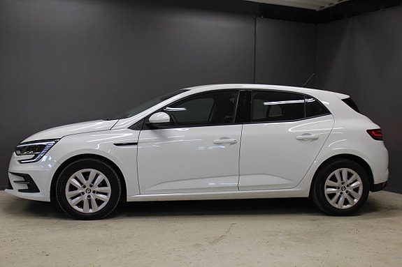 Renault Megane IV 3 of 5