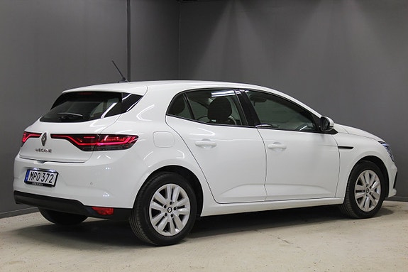 Renault Megane IV 4 of 5
