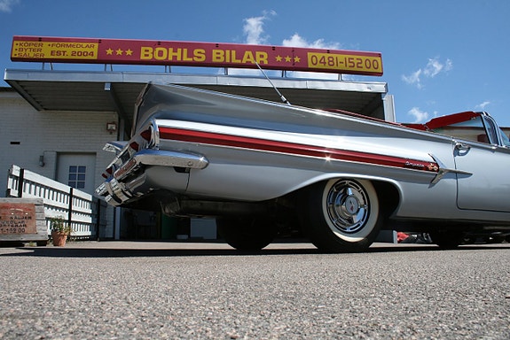 Chevrolet Impala 7 of 27