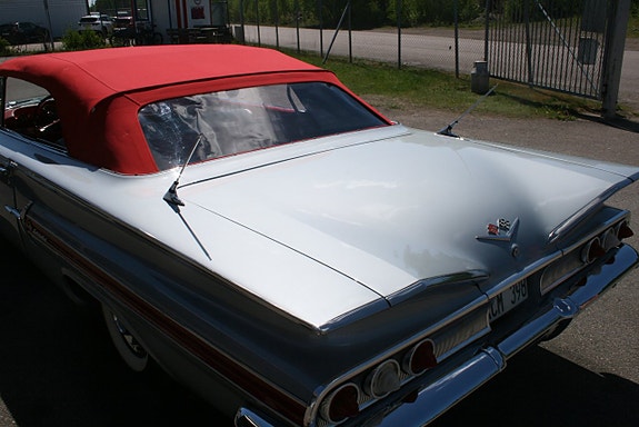 Chevrolet Impala 14 of 27