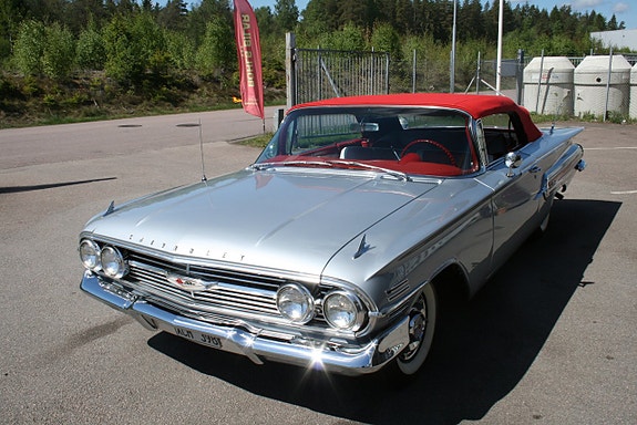 Chevrolet Impala 11 of 27