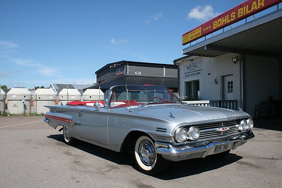 Chevrolet Impala 3 of 27