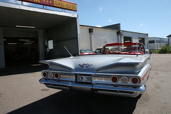 Chevrolet Impala 8 of 27
