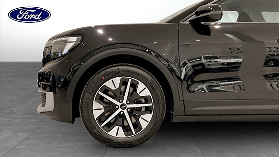 Ford Explorer 9 of 12