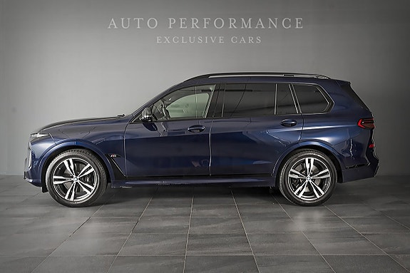 BMW X7 3 of 9