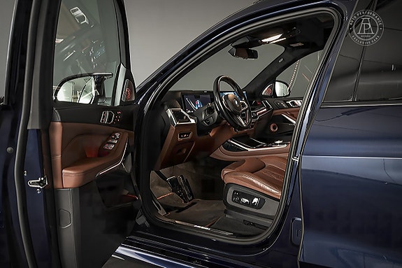 BMW X7 4 of 9