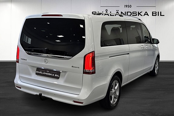 Mercedes-Benz V250 4 of 5