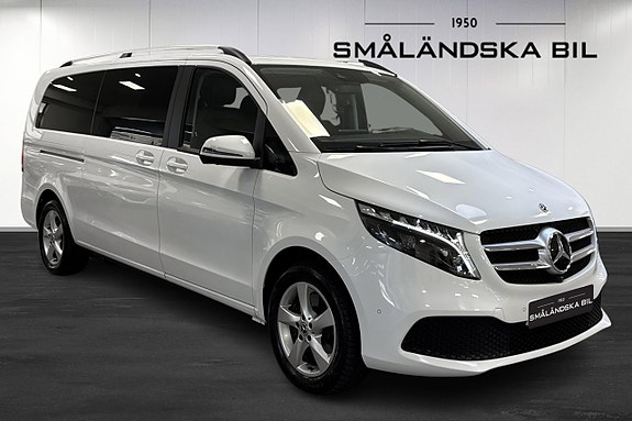 Mercedes-Benz V250 2 of 5