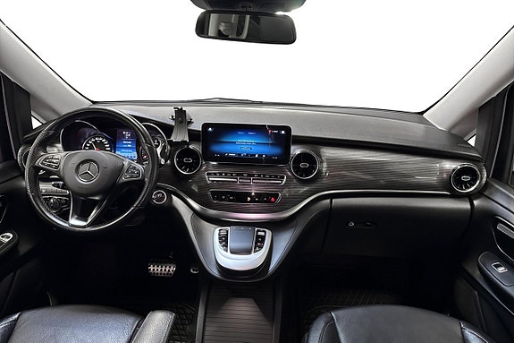 Mercedes-Benz V250 5 of 5