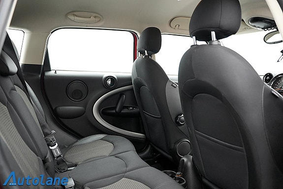 MINI Countryman Cooper D 18 of 21