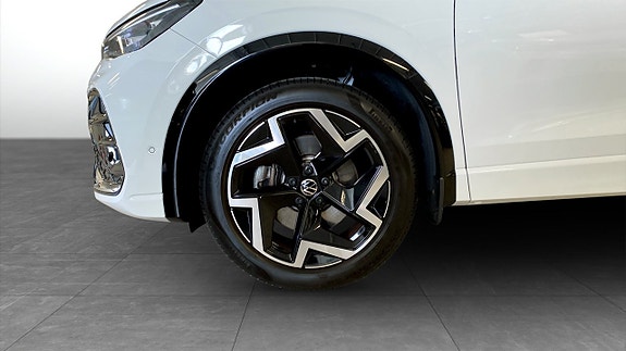 Volkswagen Tiguan 6 of 14