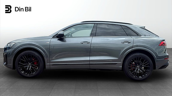 Audi Q8 2 of 13