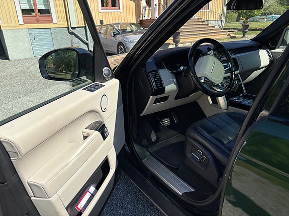 Land Rover Range Rover 5 of 5