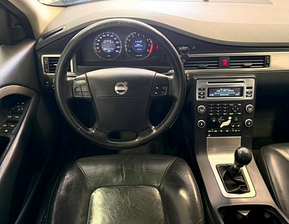 Volvo V70 16 of 25