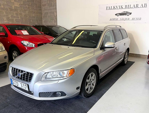 Volvo V70 3 of 25