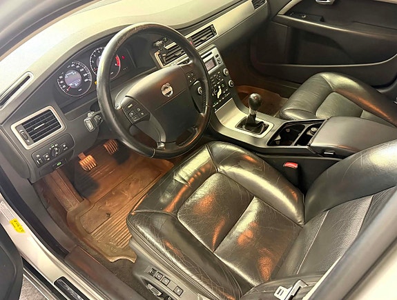 Volvo V70 9 of 25