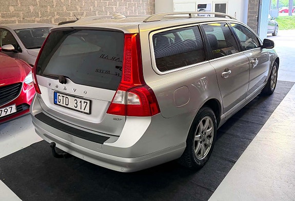 Volvo V70 4 of 25