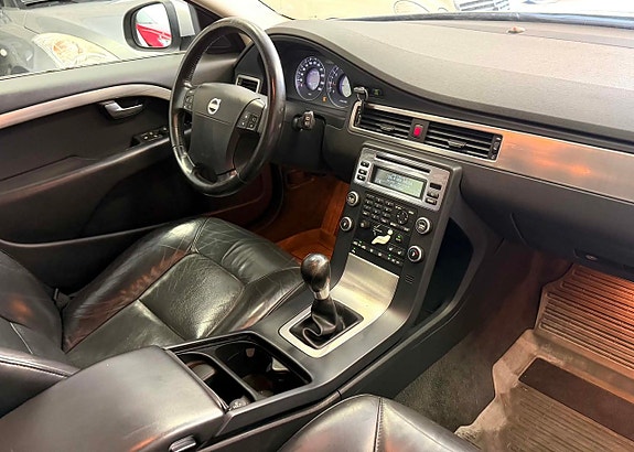 Volvo V70 11 of 25