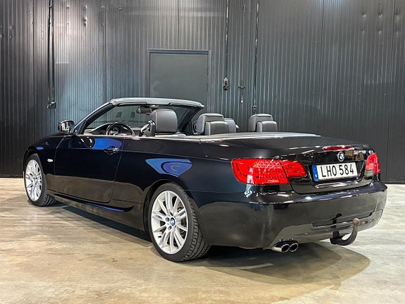 BMW 325i 4 of 5