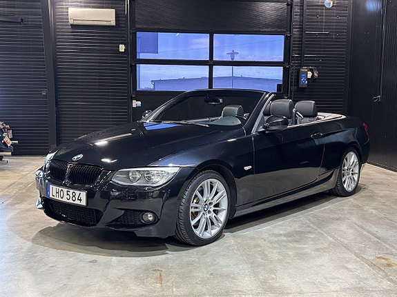 BMW 325i 3 of 5