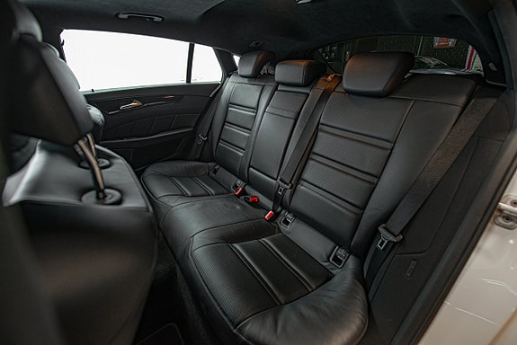 Mercedes-Benz CLS63 17 of 30