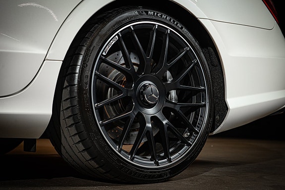 Mercedes-Benz CLS63 28 of 30