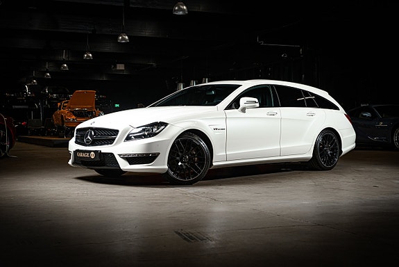 Mercedes-Benz CLS63 2 of 5